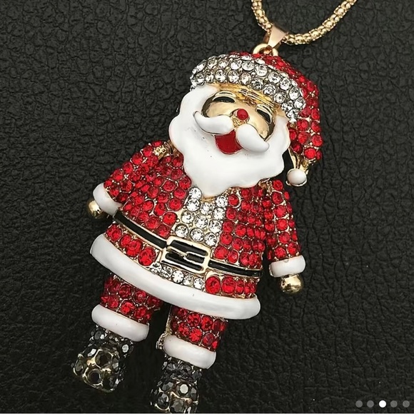 NWT Santa Claus Rhinestone Christmas Pendant Necklace With Gold Chain. - Picture 3 of 9